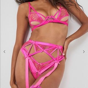 💗NEW For Love & Lemons Soutache Thong Fuschia XL